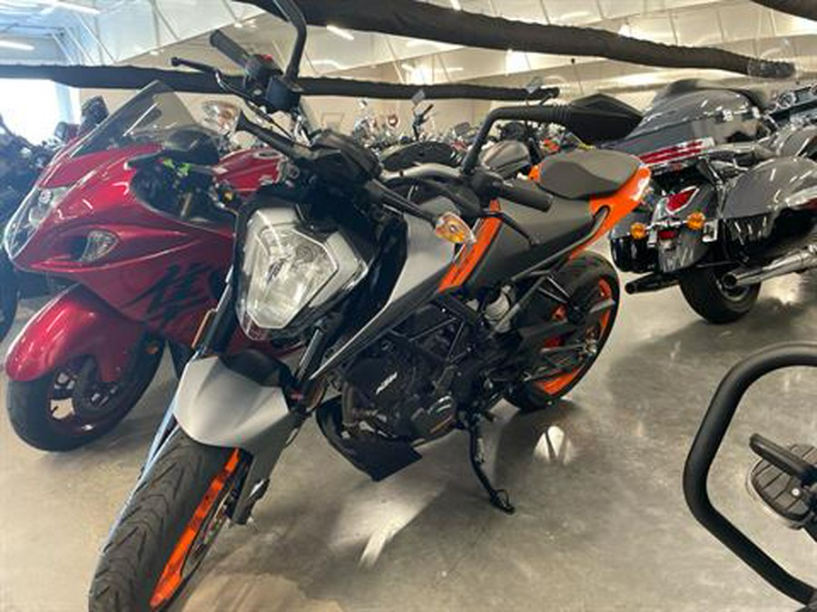 2023 KTM 200 Duke