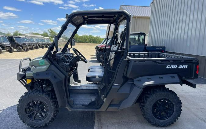 2018 Can-Am® Defender DPS™ HD8