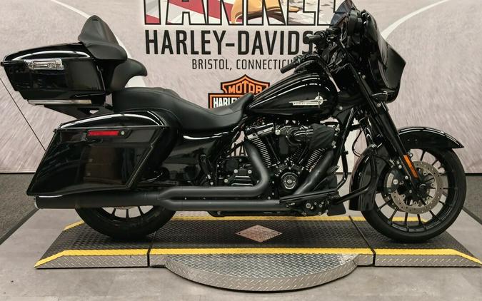 2018 FLHXS Street Glide Special