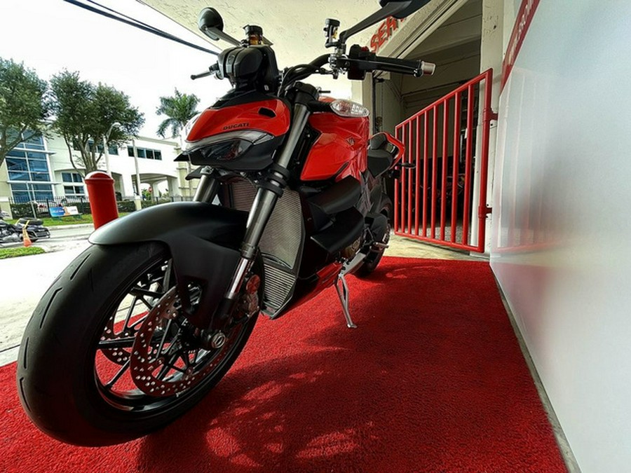 2023 Ducati Streetfighter V4 Ducati Red V4