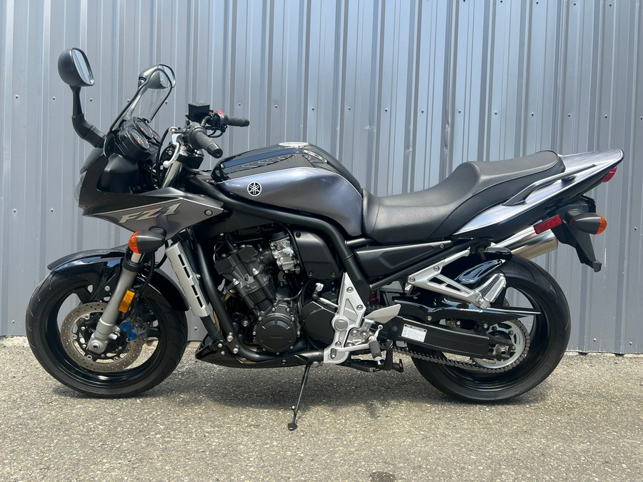 2004 Yamaha FZ1