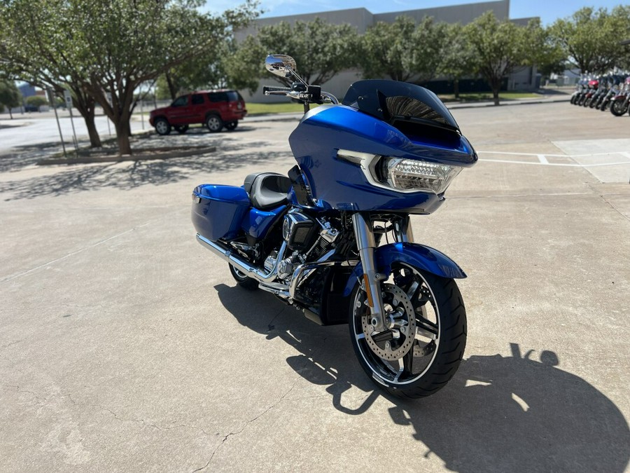 2025 Harley-Davidson® Road Glide® Blue Burst