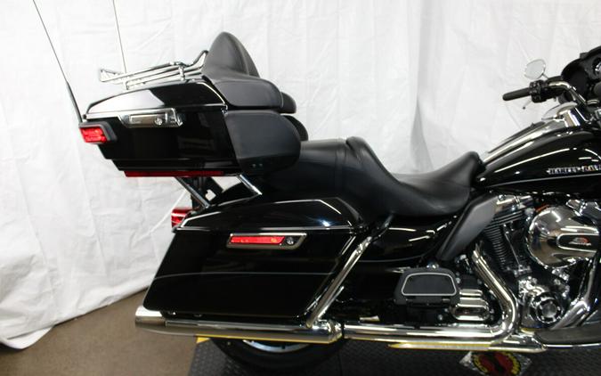 Harley-Davidson® Electra Glide® Ultra Limited 2014 BLACK W/ PINSTRIPE