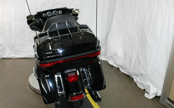 Harley-Davidson® Electra Glide® Ultra Limited 2014 BLACK W/ PINSTRIPE