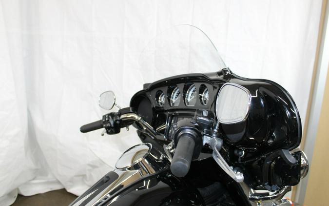 Harley-Davidson® Electra Glide® Ultra Limited 2014 BLACK W/ PINSTRIPE
