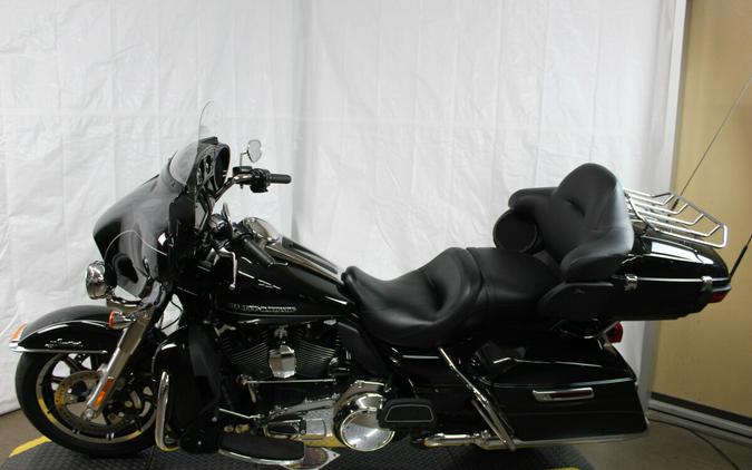 Harley-Davidson® Electra Glide® Ultra Limited 2014 BLACK W/ PINSTRIPE