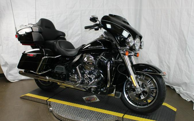 Harley-Davidson® Electra Glide® Ultra Limited 2014 BLACK W/ PINSTRIPE