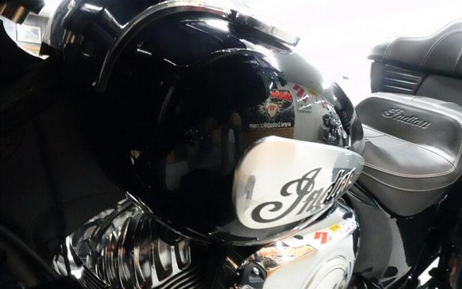 2021 Indian Roadmaster Limited Thunder Black Azure Crystal