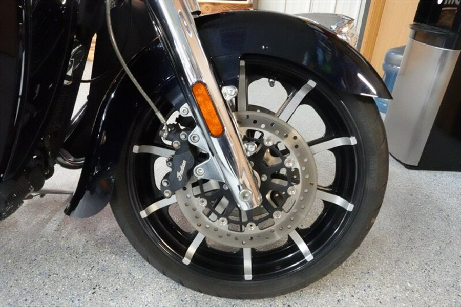 2021 Indian Roadmaster Limited Thunder Black Azure Crystal