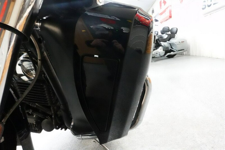 2021 Indian Roadmaster Limited Thunder Black Azure Crystal