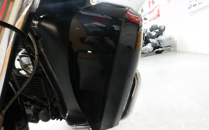 2021 Indian Roadmaster Limited Thunder Black Azure Crystal