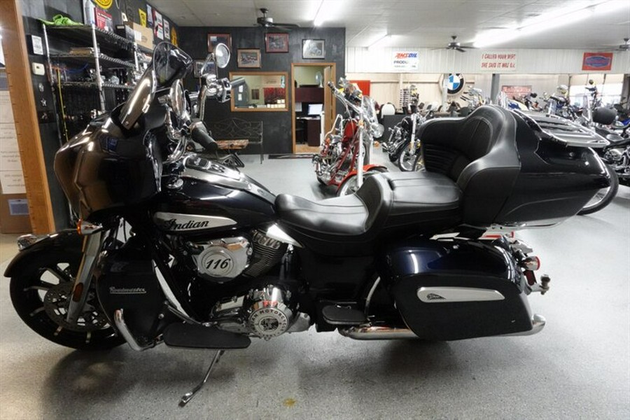 2021 Indian Roadmaster Limited Thunder Black Azure Crystal