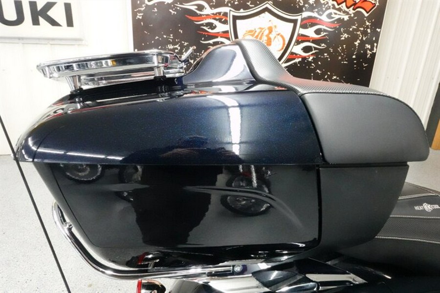 2021 Indian Roadmaster Limited Thunder Black Azure Crystal