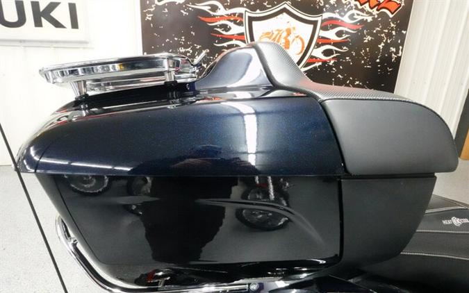 2021 Indian Roadmaster Limited Thunder Black Azure Crystal