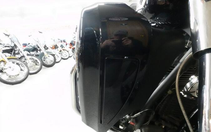 2021 Indian Roadmaster Limited Thunder Black Azure Crystal