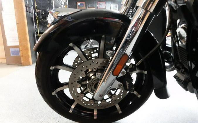 2021 Indian Roadmaster Limited Thunder Black Azure Crystal