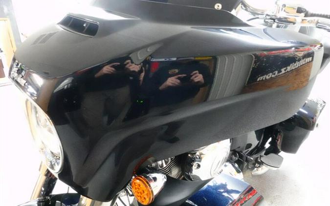 2021 Indian Roadmaster Limited Thunder Black Azure Crystal