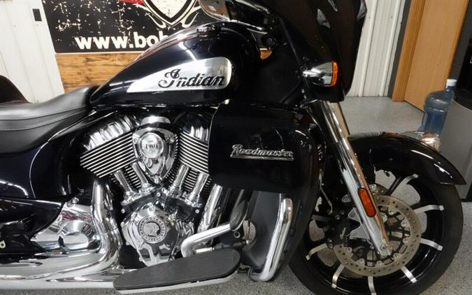 2021 Indian Roadmaster Limited Thunder Black Azure Crystal