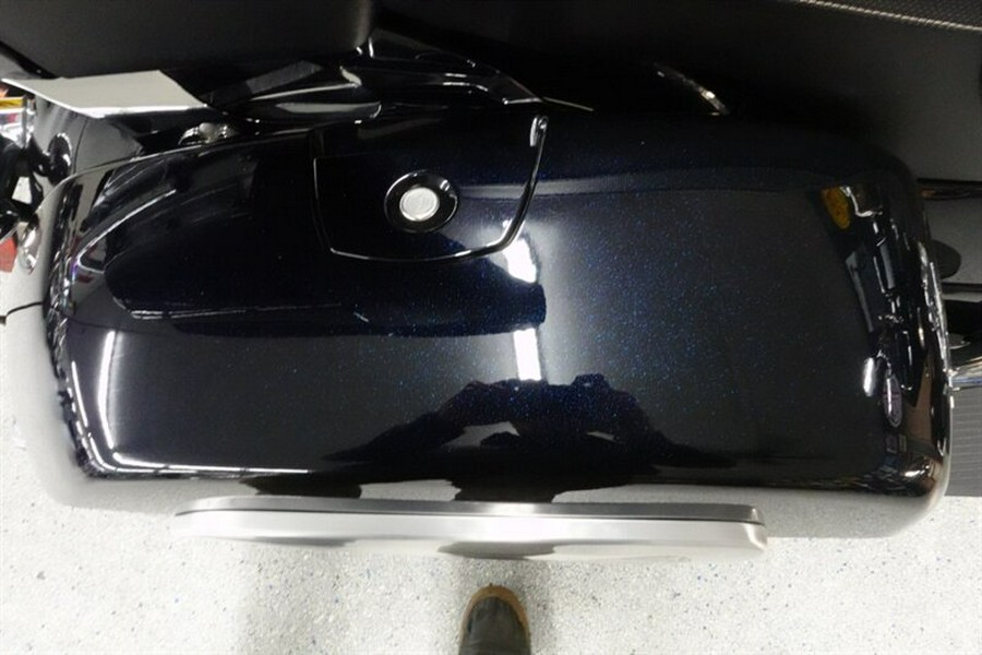 2021 Indian Roadmaster Limited Thunder Black Azure Crystal