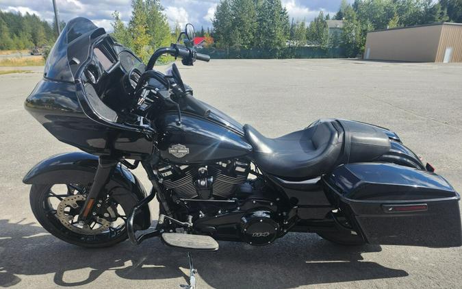 2021 Harley-Davidson® Road Glide® Special Vivid Black - Black Finish