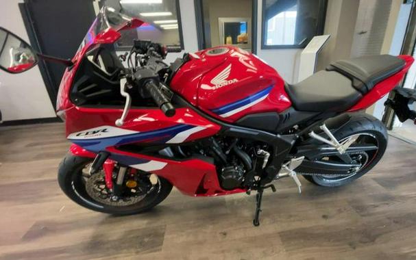 2026 Honda® CBR650R E-Clutch