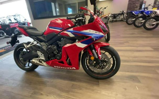 2026 Honda® CBR650R E-Clutch