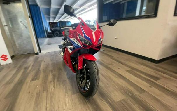 2026 Honda® CBR650R E-Clutch
