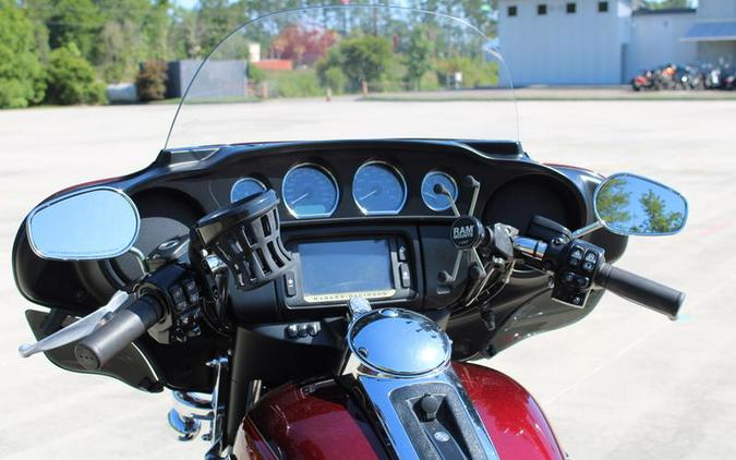 2017 Harley-Davidson® FLHTCUTG - Tri Glide® Ultra