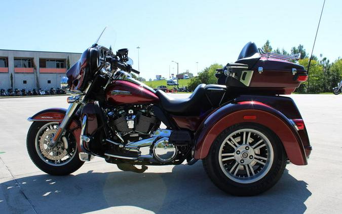 2017 Harley-Davidson® FLHTCUTG - Tri Glide® Ultra