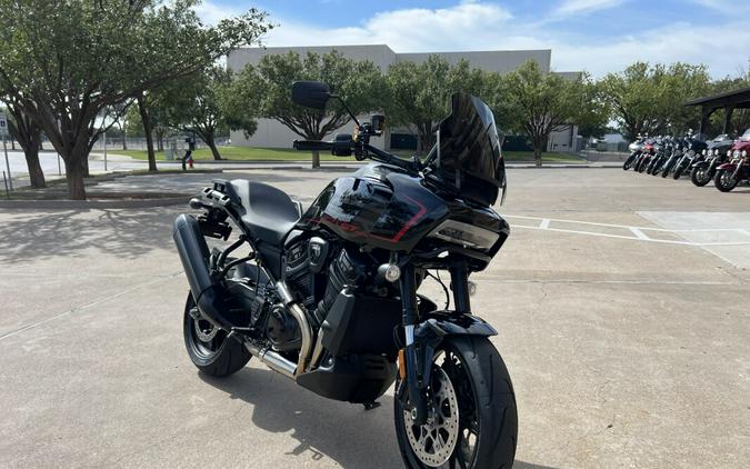 2025 Harley-Davidson® Pan America® 1250 ST Vivid Black