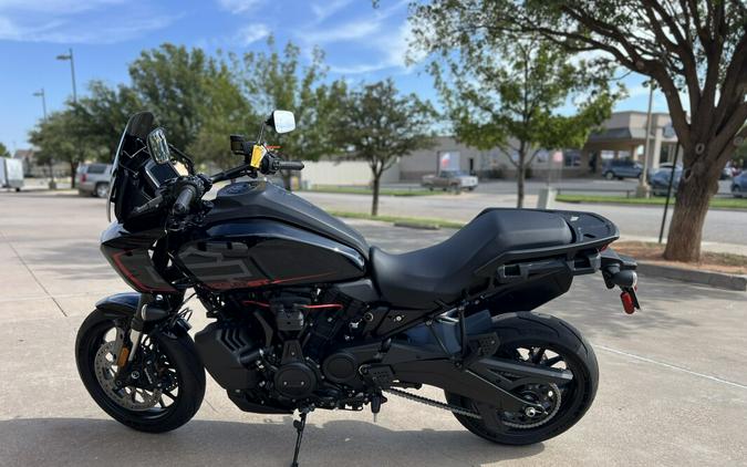 2025 Harley-Davidson® Pan America® 1250 ST Vivid Black