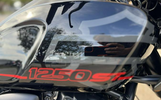 2025 Harley-Davidson® Pan America® 1250 ST Vivid Black