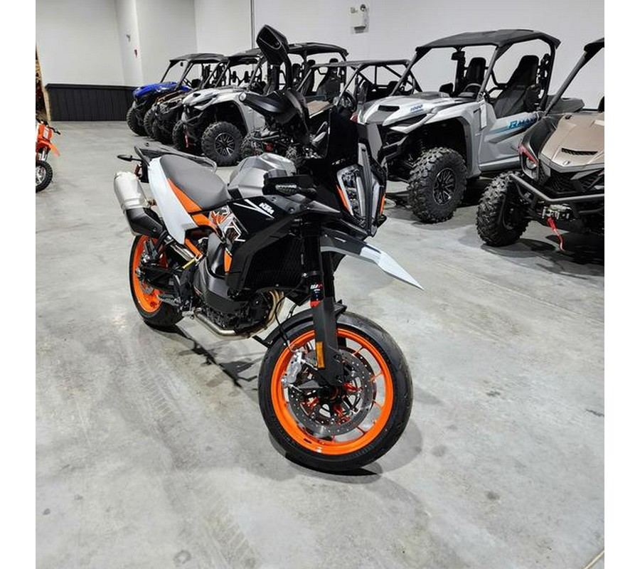 2024 KTM 890 SMT