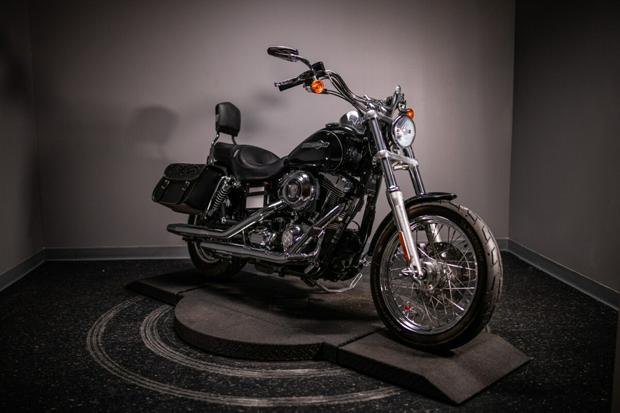 2011 Super Glide Custom (FXDC)