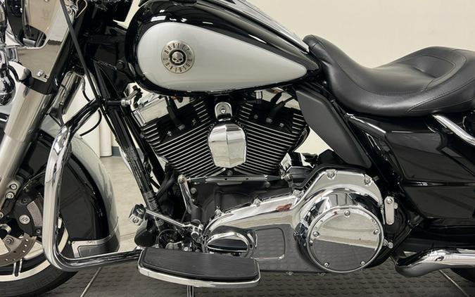 2014 Harley-Davidson ROAD KING POLICE BIKE (FLHP) ROAD KING POLICE BIKE