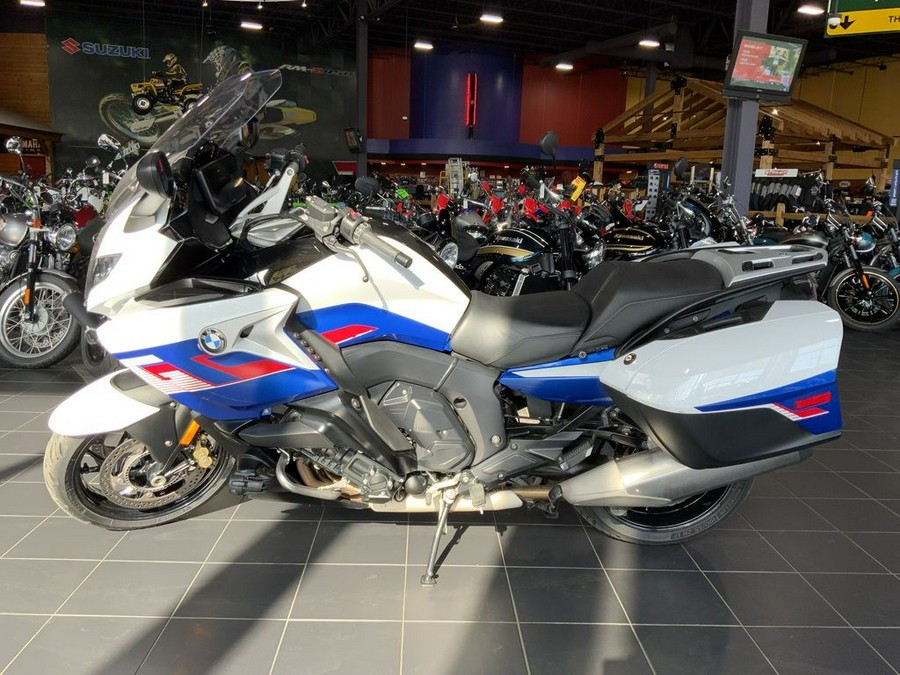 2022 BMW K 1600 GT Light White/Racing Blue Metallic/Racing Red