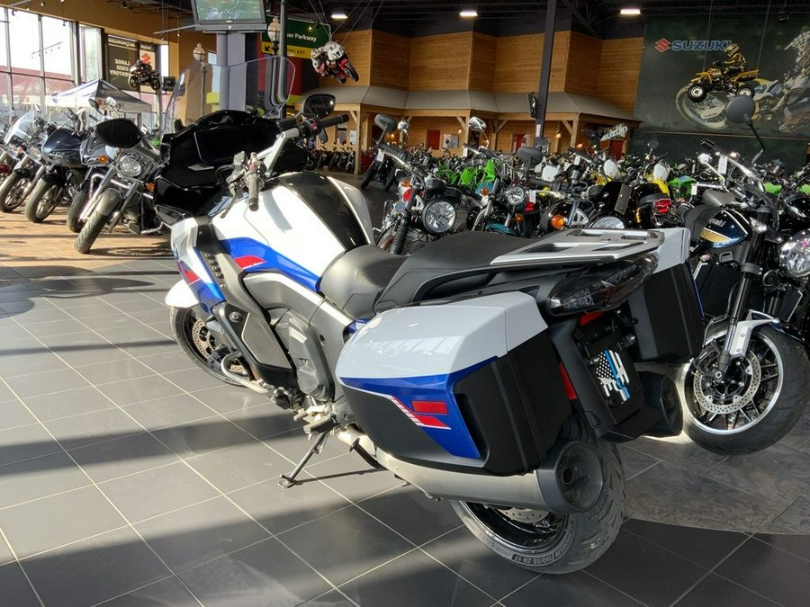 2022 BMW K 1600 GT Light White/Racing Blue Metallic/Racing Red