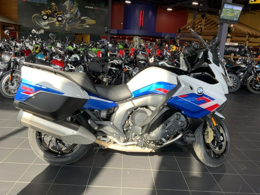 2022 BMW K 1600 GT Light White/Racing Blue Metallic/Racing Red