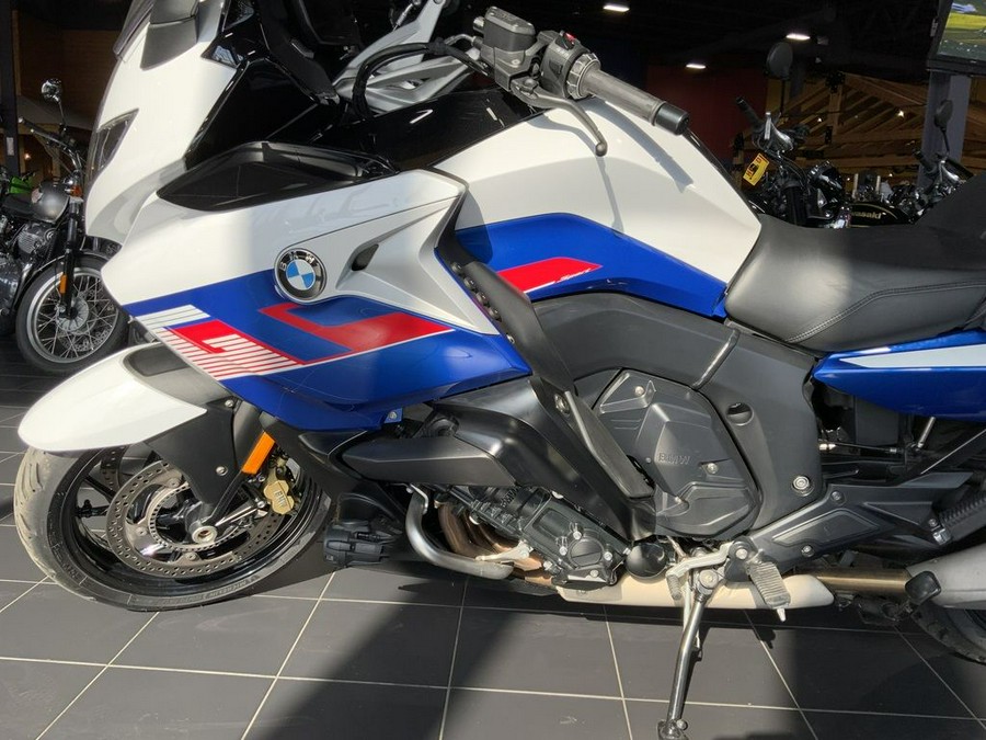 2022 BMW K 1600 GT Light White/Racing Blue Metallic/Racing Red