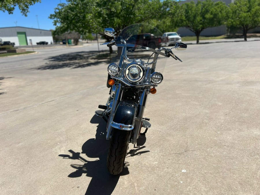 2020 Harley-Davidson® Heritage Classic 107 Vivid Black