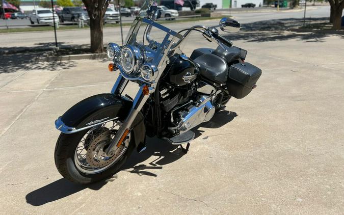 2020 Harley-Davidson® Heritage Classic 107 Vivid Black