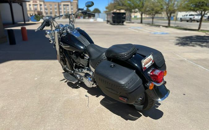 2020 Harley-Davidson® Heritage Classic 107 Vivid Black