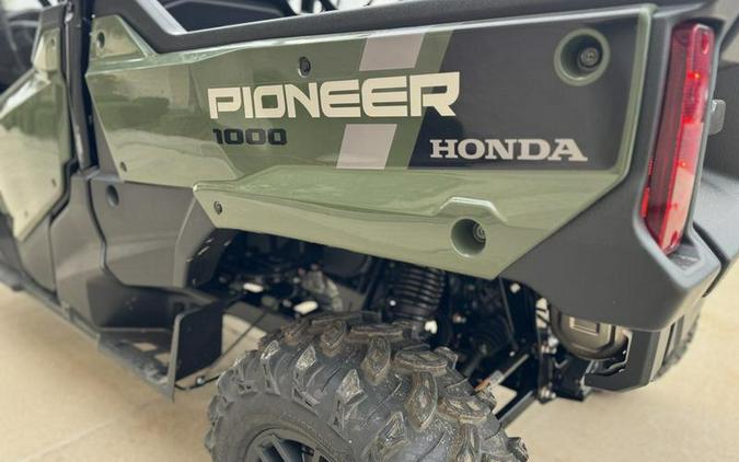 2024 Honda® Pioneer 1000-6 Deluxe Crew