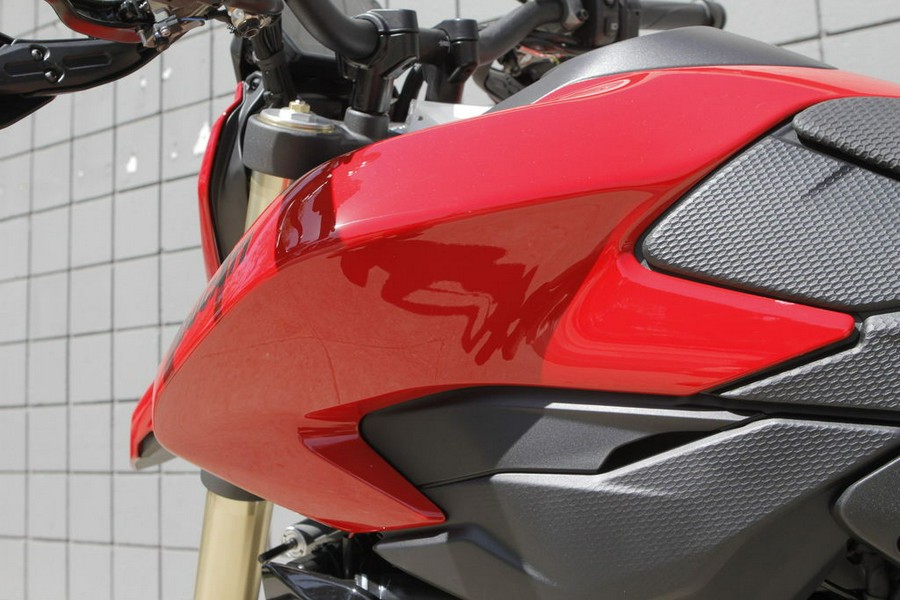 2026 Ducati Hypermotard V2