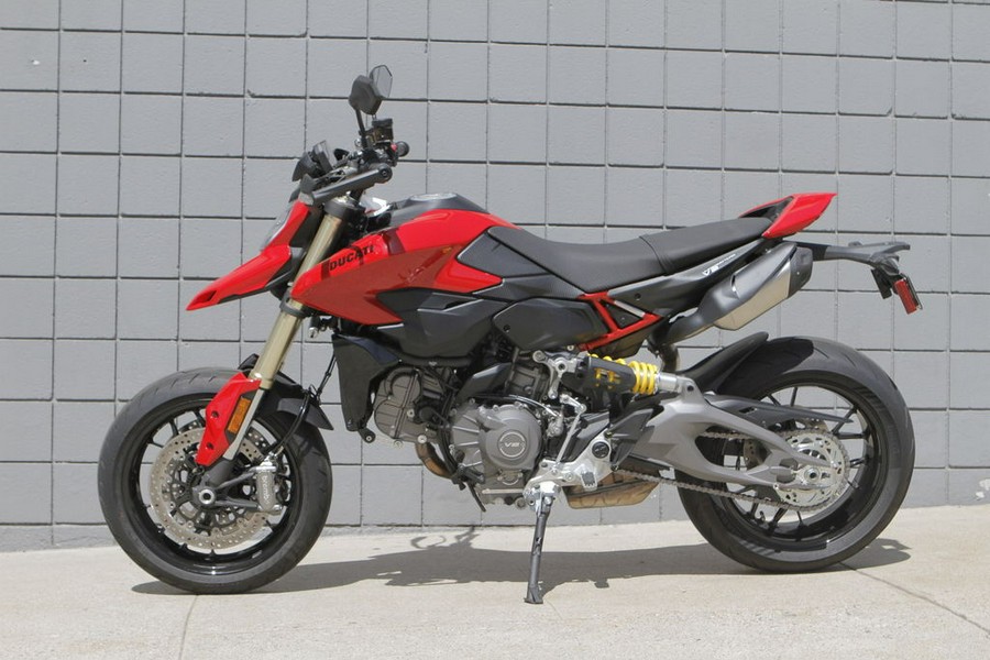 2026 Ducati Hypermotard V2