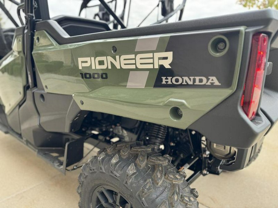 2024 Honda® Pioneer 1000-6 Deluxe Crew