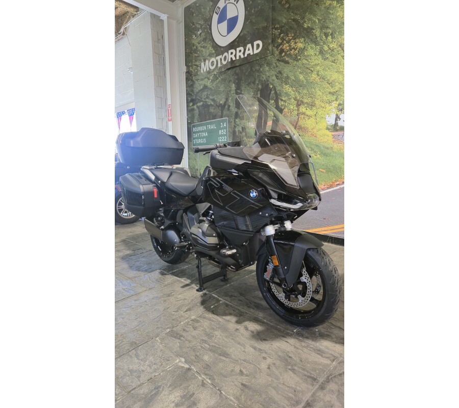 2026 BMW Motorrad R 1300 RT