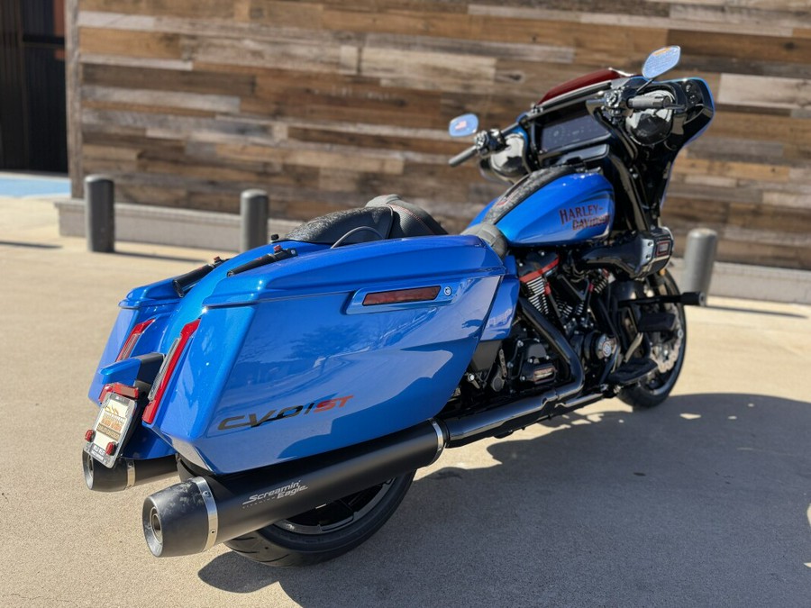 2026 Harley-Davidson® CVO Street Glide ST Electric Coast