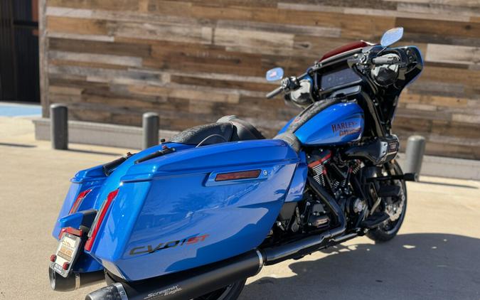 2026 Harley-Davidson® CVO Street Glide ST Electric Coast