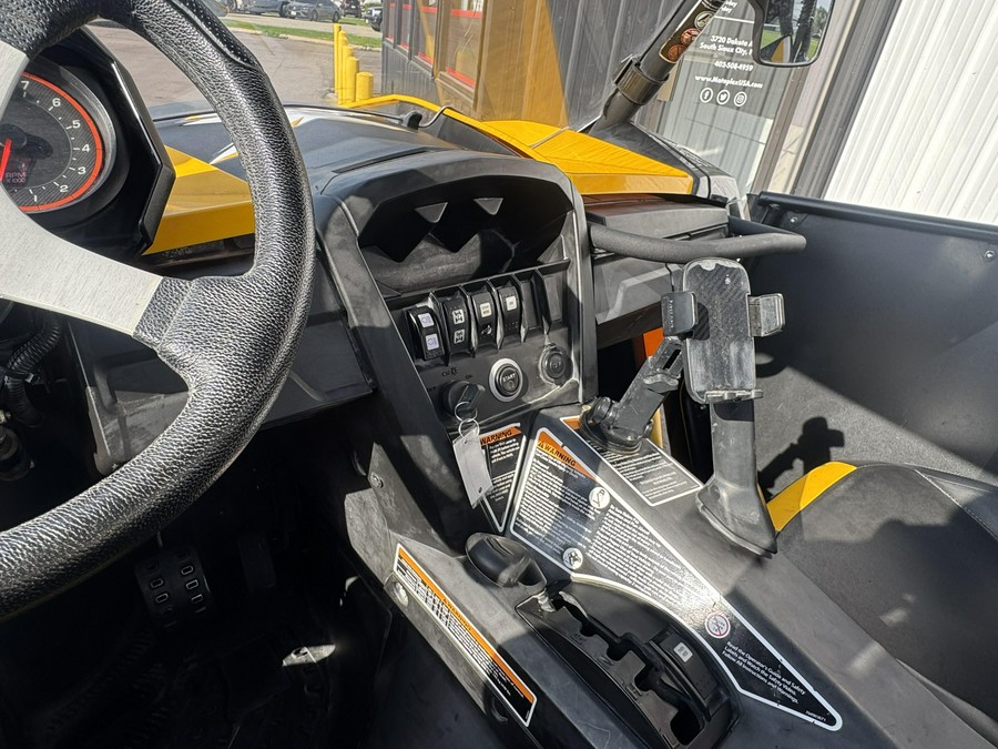 2014 Can-Am Maverick X xc DPS 1000R CA